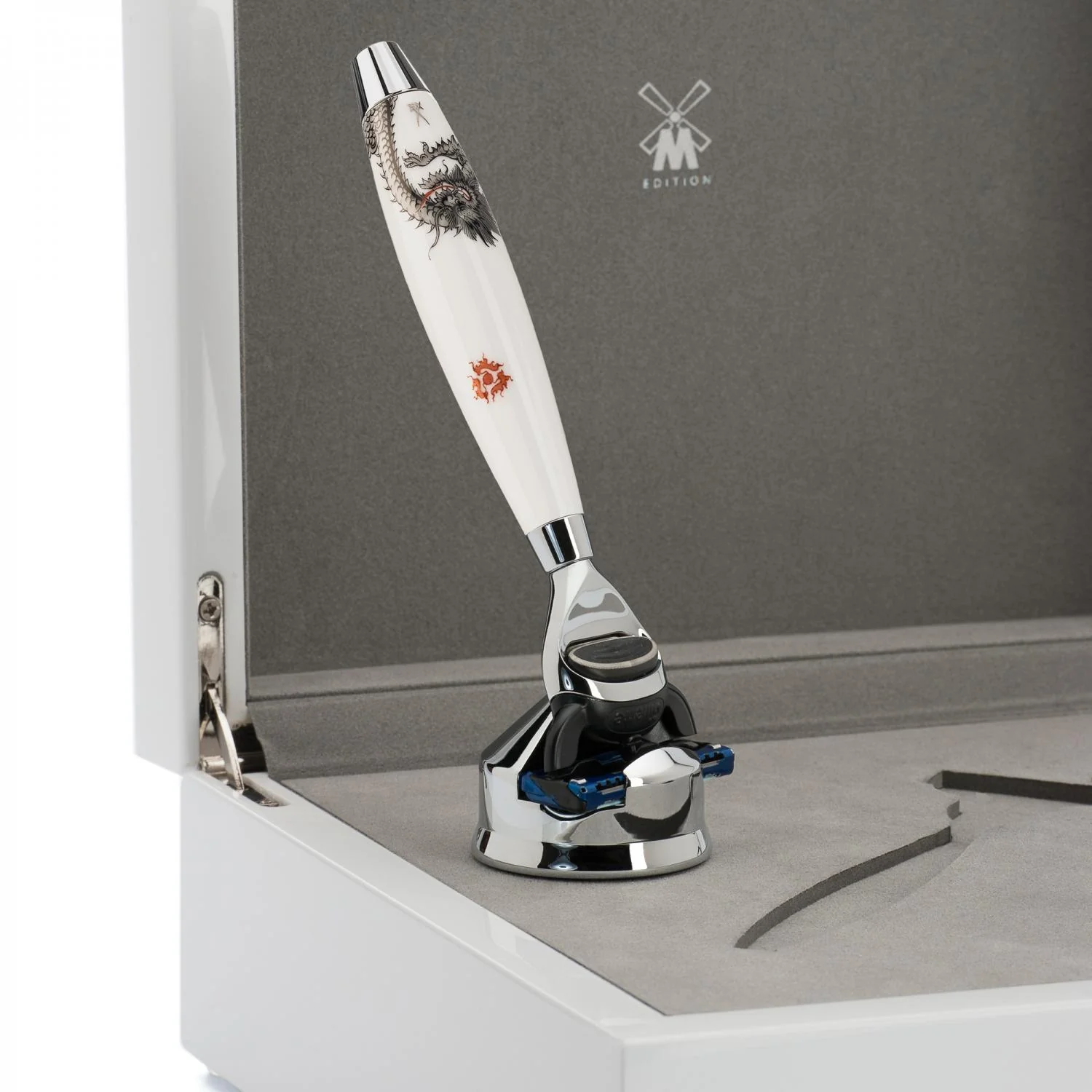 MÜHLE EDITION Gillette® Fusion™ Razor, Meissen Porcelain - Image 2