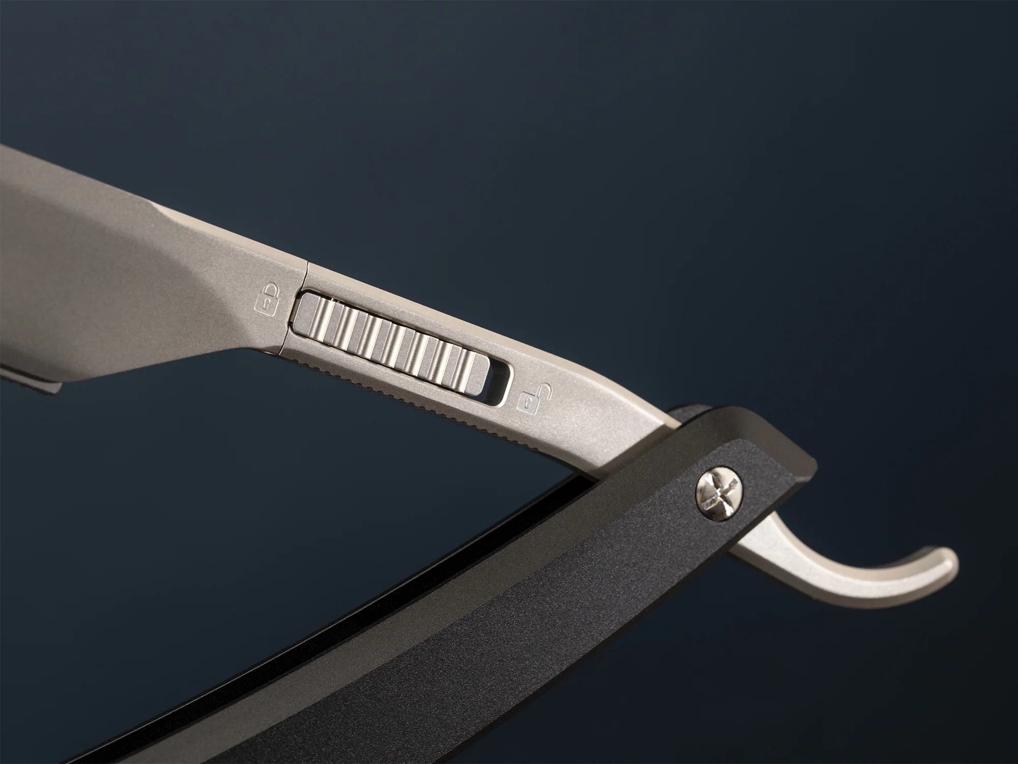 MÜHLE ENTHUSIAST Straight Razor w/ Replaceable Blade - Image 8